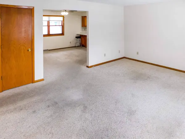 755 Loomis Drive, Rockton, IL 61072