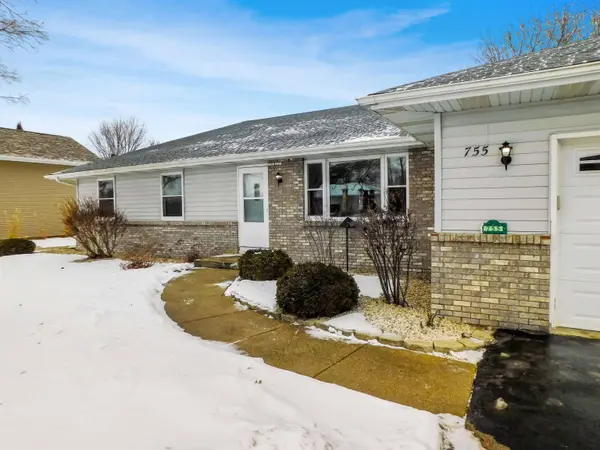 755 Loomis Drive, Rockton, IL 61072