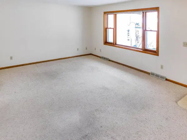 755 Loomis Drive, Rockton, IL 61072