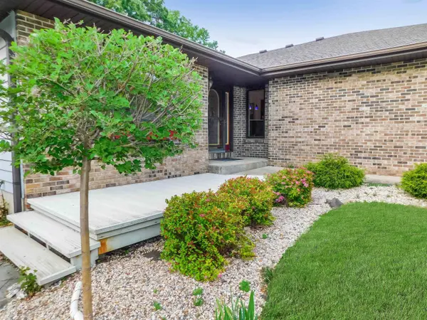 527 Trading Post Trail, Rockton, IL 61072