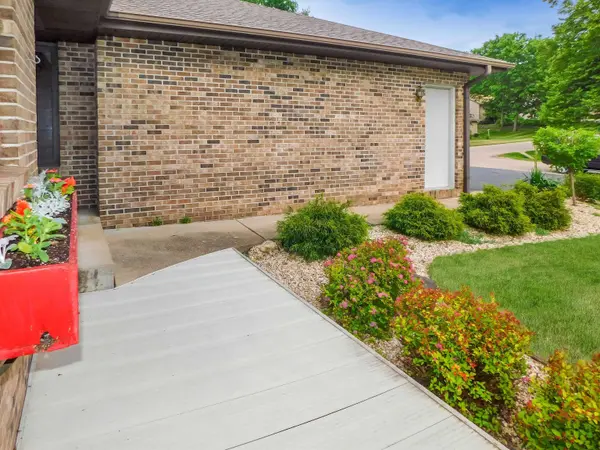 527 Trading Post Trail, Rockton, IL 61072