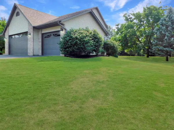 6707 Queenanns Way, South Beloit, IL 61080