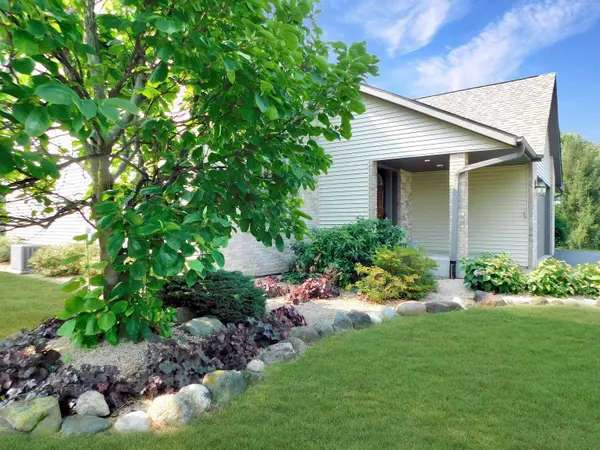 6707 Queenanns Way, South Beloit, IL 61080