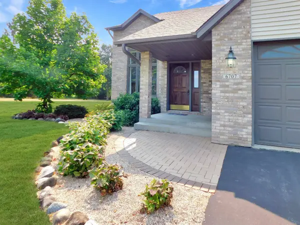 6707 Queenanns Way, South Beloit, IL 61080