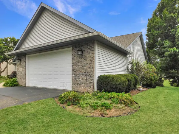 128 Foxfire Place, Rockton, IL 61072