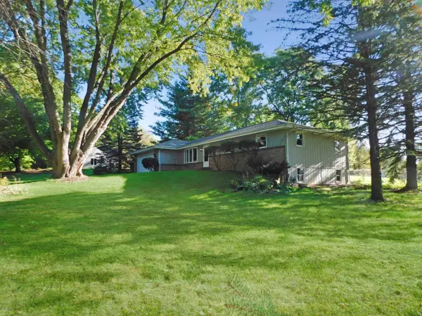 12544 Chuckanut Drive, Roscoe, IL 61073