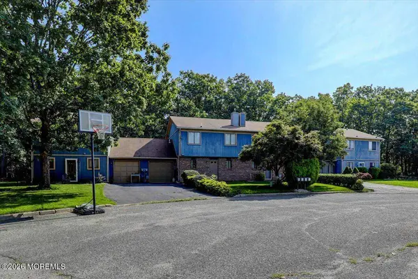 10 Seagull Lane, Howell, NJ 07731