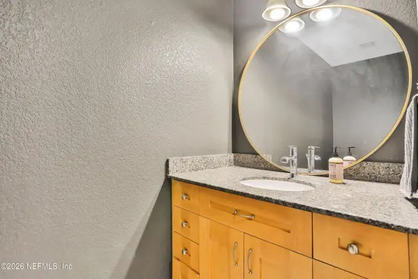 150 E ROBINSON ST #817, Orlando, FL 32801