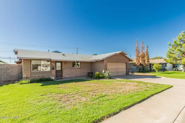 3823 W LAWRENCE Road, Phoenix, AZ 85019