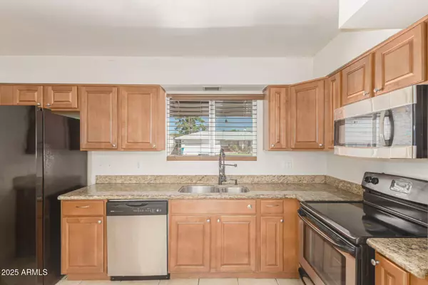 3823 W LAWRENCE Road, Phoenix, AZ 85019