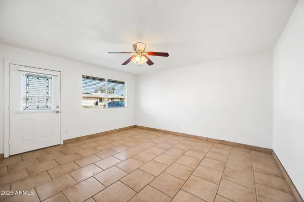 3823 W LAWRENCE Road, Phoenix, AZ 85019
