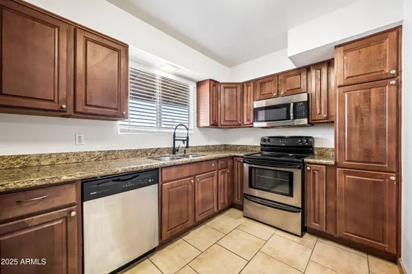 3823 W LAWRENCE Road, Phoenix, AZ 85019