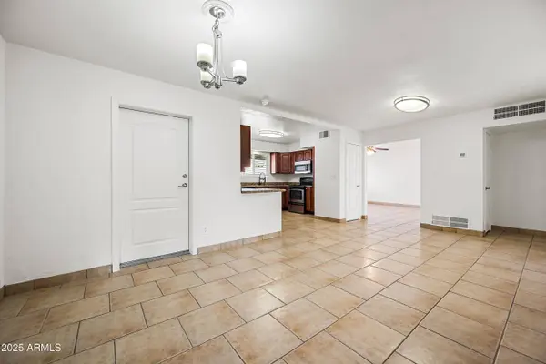 3823 W LAWRENCE Road, Phoenix, AZ 85019