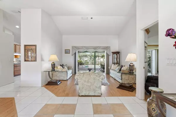 33 POINSETTIA LN, Palm Coast, FL 32164