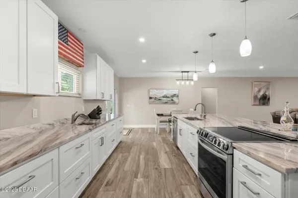 2995 Ragis RD, Edgewater, FL 32132
