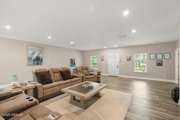 2995 Ragis RD, Edgewater, FL 32132