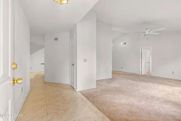 808 George Hecker DR, South Daytona, FL 32119