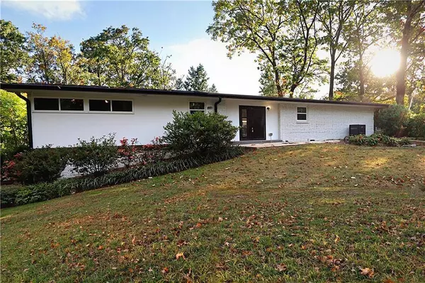 1033 Sandalwood DR, Lawrenceville, GA 30043