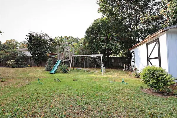 1033 Sandalwood DR, Lawrenceville, GA 30043