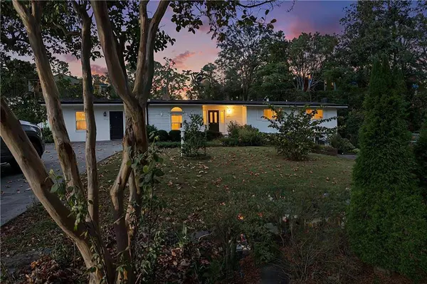 1033 Sandalwood DR, Lawrenceville, GA 30043