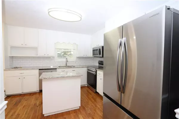 1033 Sandalwood DR, Lawrenceville, GA 30043