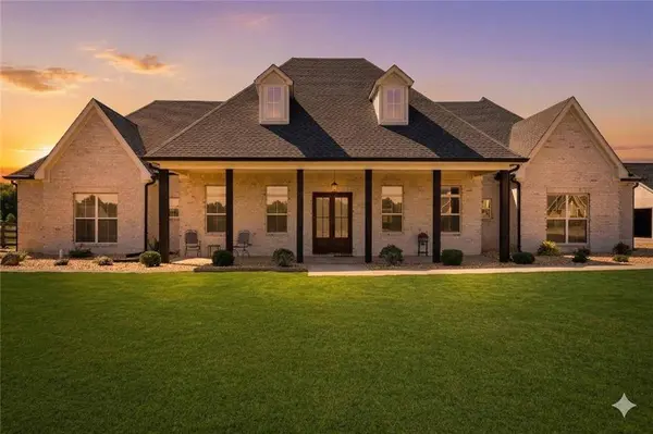 29 Ravenfield RD, Taylorsville, GA 30178