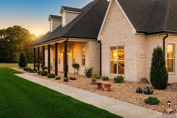 29 Ravenfield RD, Taylorsville, GA 30178