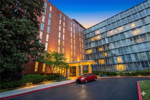 3060 Pharr Court North NW #114, Atlanta, GA 30305