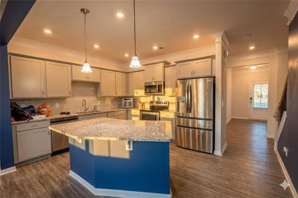 204 Cranston DR, Ball Ground, GA 30107