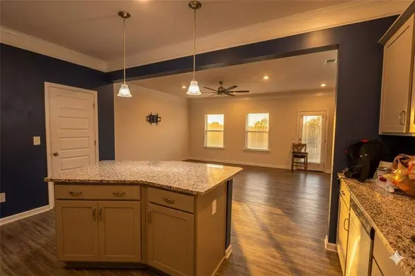 204 Cranston DR, Ball Ground, GA 30107