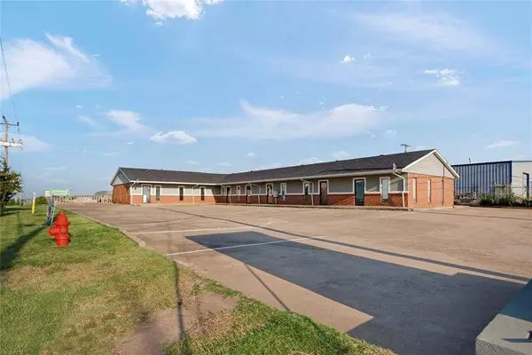 7030 W Wilshire BLVD, Oklahoma City, OK 73132