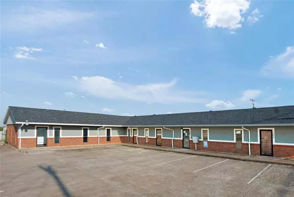 7030 W Wilshire BLVD, Oklahoma City, OK 73132