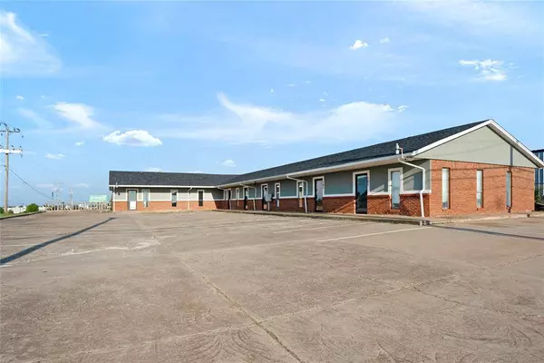 7030 W Wilshire BLVD, Oklahoma City, OK 73132