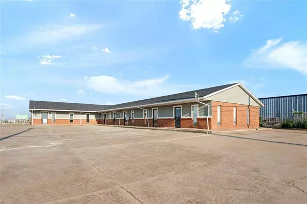 7030 W Wilshire BLVD, Oklahoma City, OK 73132