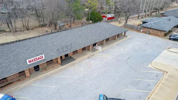 1112 N Washington ST, Weatherford, OK 73096