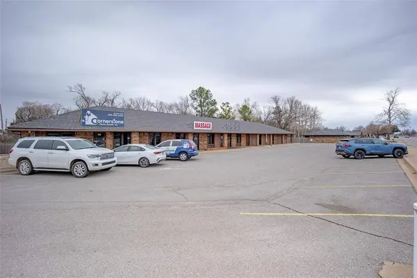 1112 N Washington ST, Weatherford, OK 73096