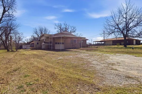 2510 N Peebly RD, Harrah, OK 73045