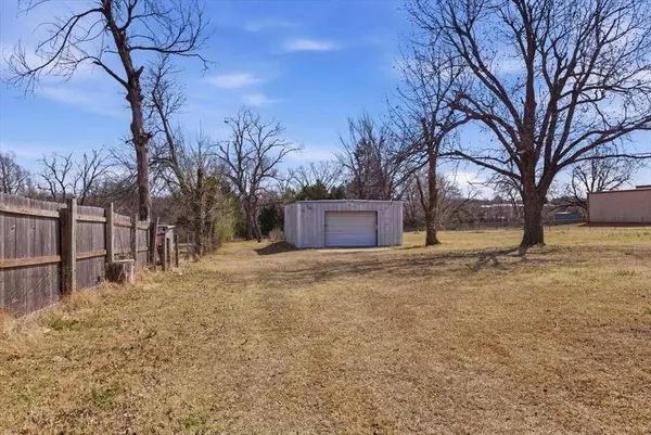 2510 N Peebly RD, Harrah, OK 73045