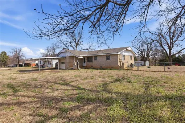 2510 N Peebly RD, Harrah, OK 73045