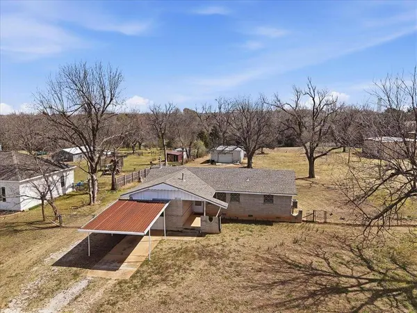 2510 N Peebly RD, Harrah, OK 73045
