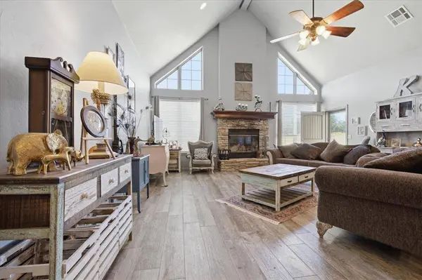 1545 Deer Meadow LN, Guthrie, OK 73044