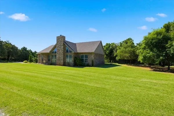 1545 Deer Meadow LN, Guthrie, OK 73044