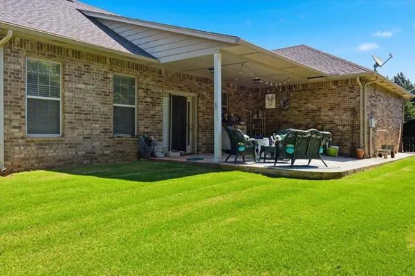 1545 Deer Meadow LN, Guthrie, OK 73044