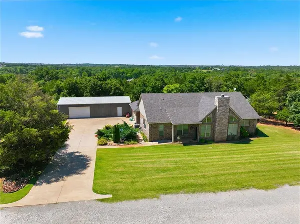 1545 Deer Meadow LN, Guthrie, OK 73044