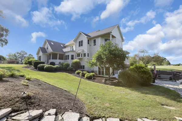 27 Greenloch Court, Pataskala, OH 43062