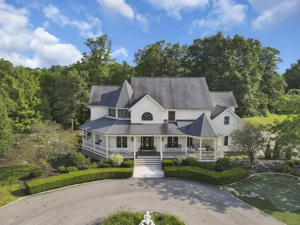 27 Greenloch Court, Pataskala, OH 43062