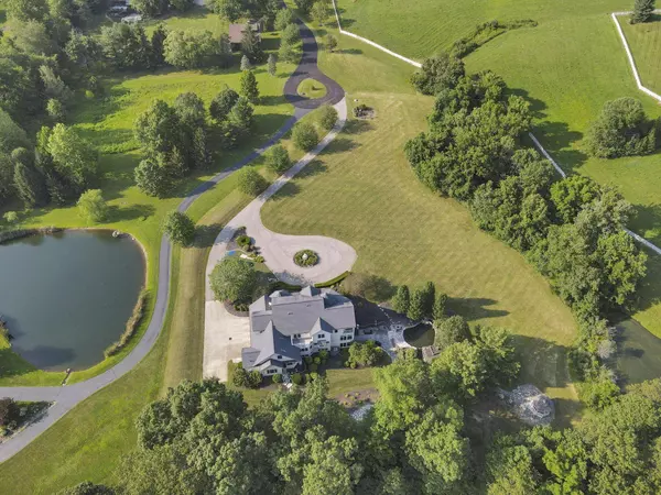 27 Greenloch Court, Pataskala, OH 43062