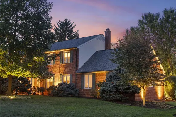 2560 Chartwell Road, Upper Arlington, OH 43220