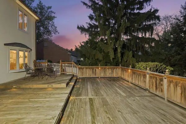 2560 Chartwell Road, Upper Arlington, OH 43220