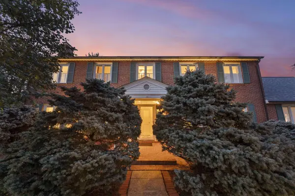 2560 Chartwell Road, Upper Arlington, OH 43220